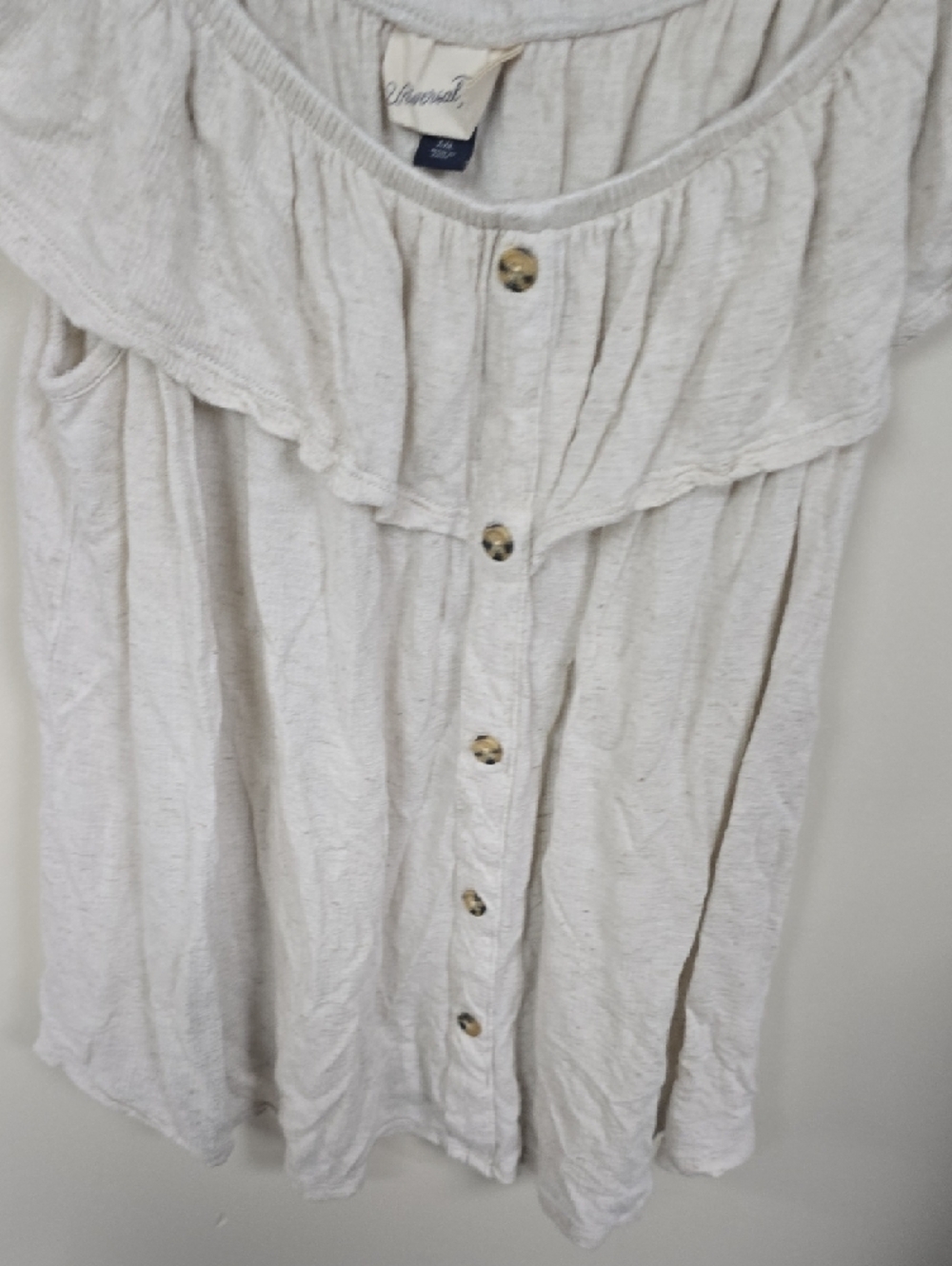 🎊 Universal Thread Off-Shoulder Ruffle Button-Front Tank Top in Cream - Picture 3 of 5